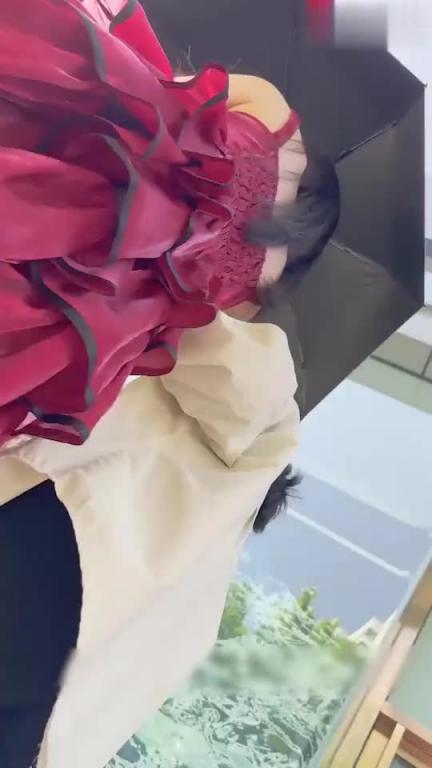 【街头抄底】深圳万达抄底系列不穿内裤的骚学妹 预览截图 8