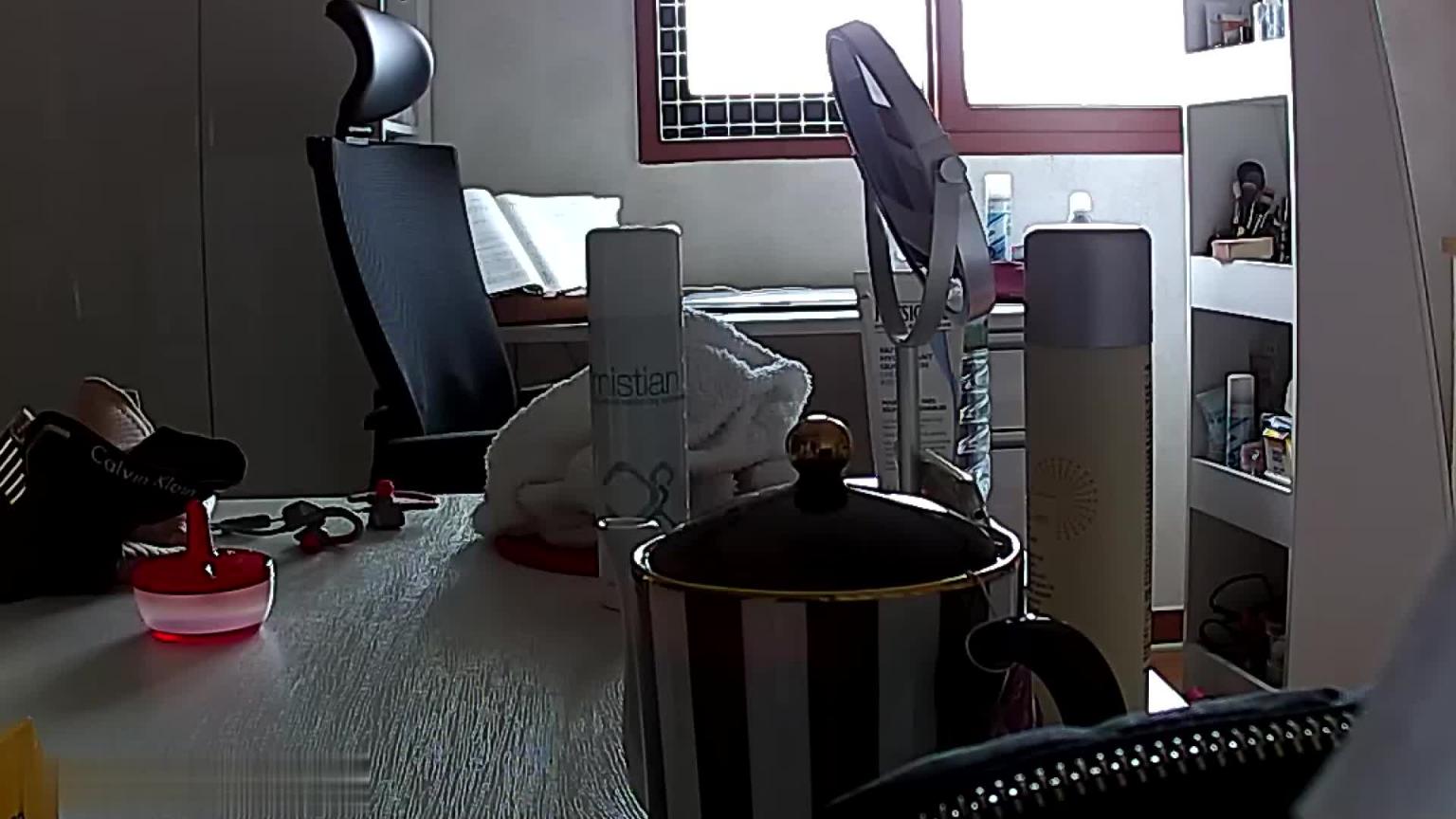 【监控破解】D奶美女洗完澡_擦润肤露美容院看少女性感的玉体 预览截图 10