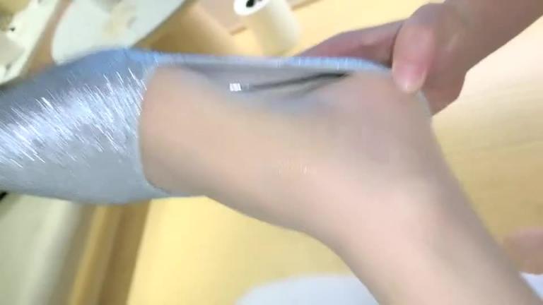 大长腿肉色丝袜性感诱人美女主播跪下崛起小屁股漏出粉嫩小阴户肉棒插进细语叫床太刺激了 预览截图 4
