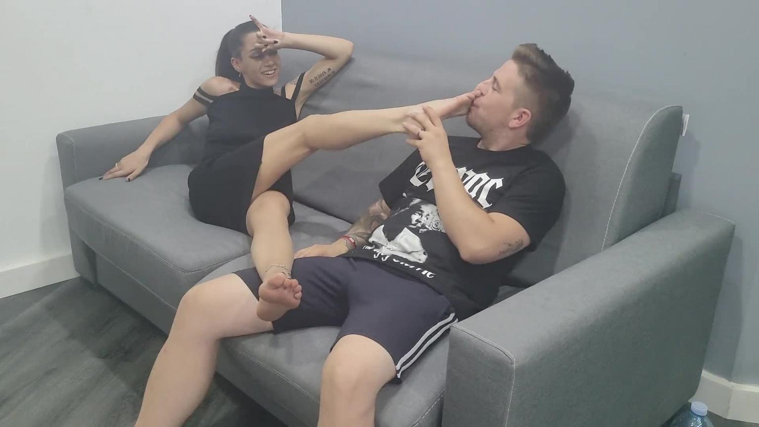 工作一天后,我让丈夫舔我的脚!结局太搞笑了! 预览截图 10