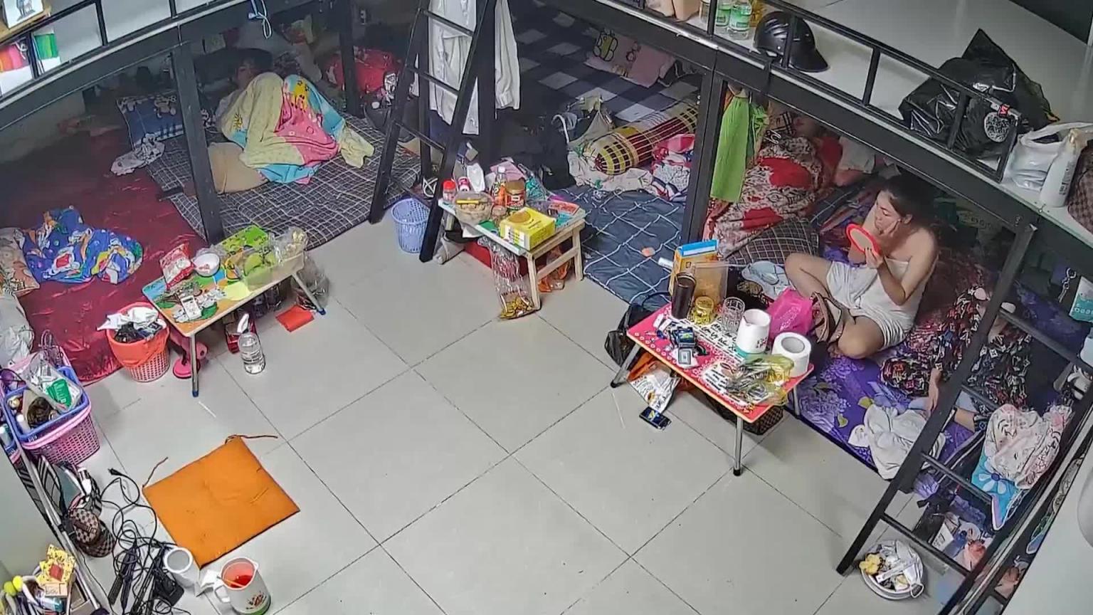 【监控破解】1/2淫窝据点性感的肚兜巨乳 预览截图 3