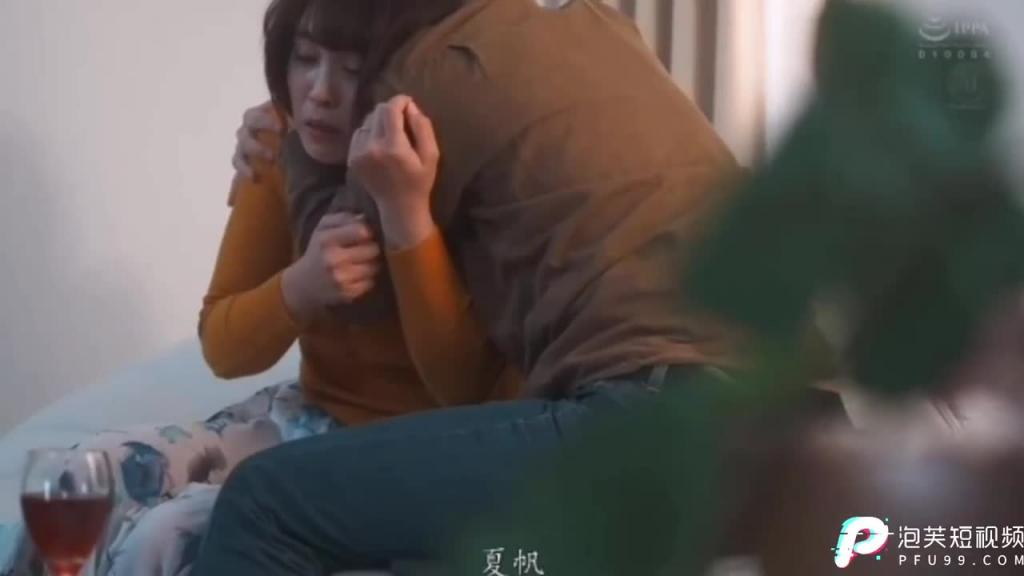 魔都换妻俱乐部顶级富婆流出夫妻无套内射对方老婆骚逼 预览截图 5