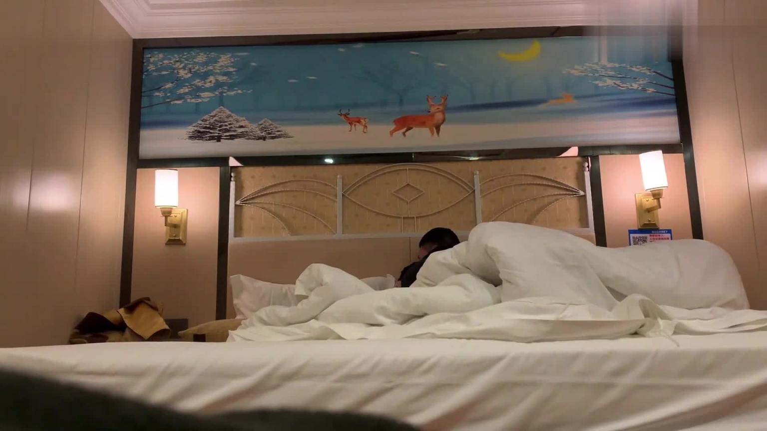 【广州健身私教圈-内部泄密】渣男教练强上醉酒.眼镜幼师 预览截图 4
