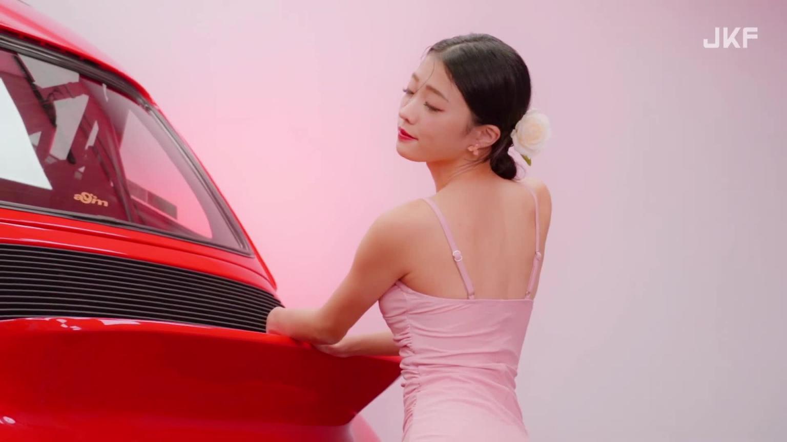 【JKF杂志】2023 3月号HOTRIDE「妍妍Angel」x 80机械情怀老蛙Porsche 911 Carrera 3.2 预览截图 10