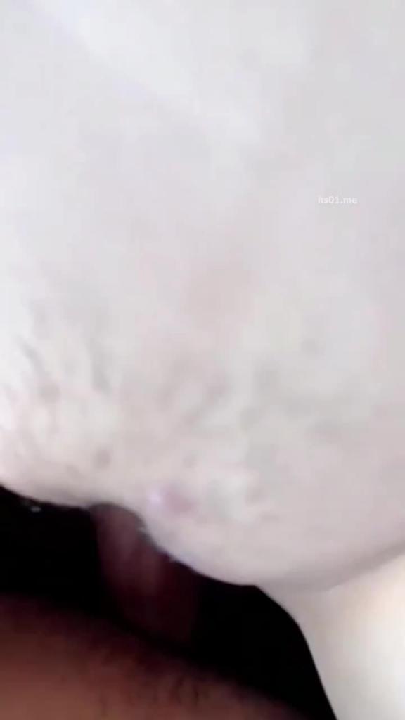 最新封神乱伦极品妹妹-妹妹和男朋友打电话，被我爆操灌精内射 预览截图 7
