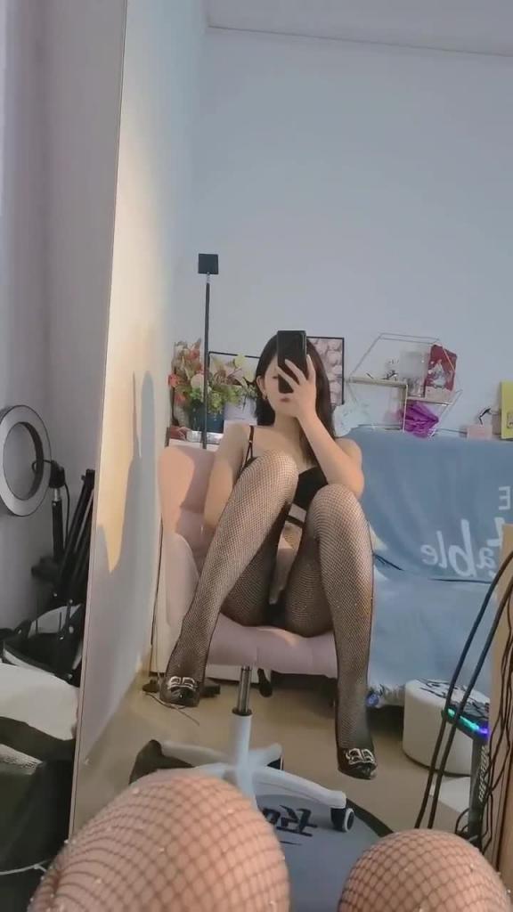 上海知名网红，性感颜值一级棒，风里雨里家里等你 预览截图 8