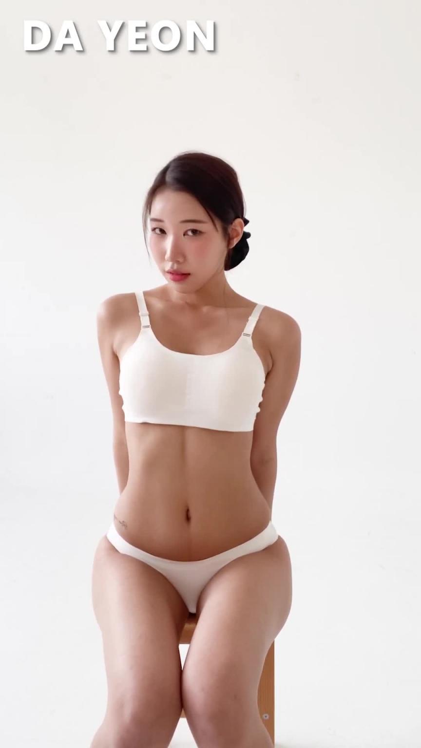 还以为天使下来了呢…张嘴的多妍模特的白色内衣Lookbook拍摄现场lovely underwear outfit❤ 预览截图 8