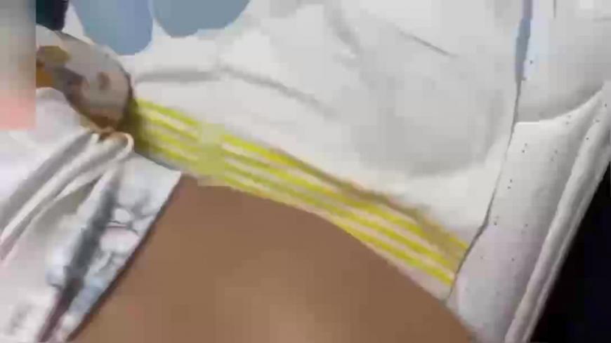 强奸妈妈被操哭后续,软磨硬泡对妈妈下手后直接无套操妈妈,真实内射妈妈圈,全程刺激无尿点 预览截图 3