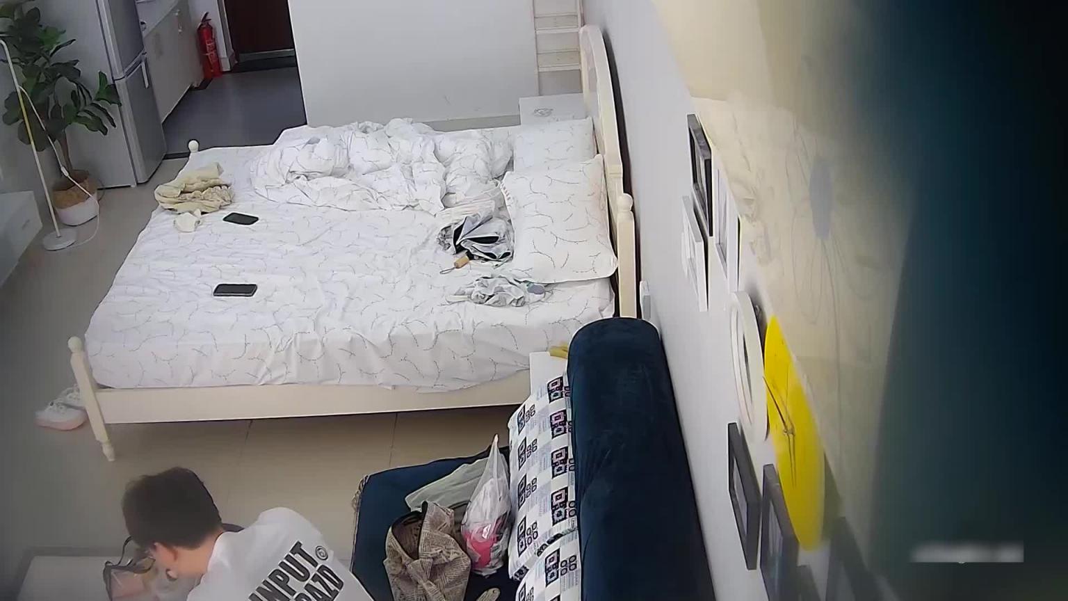 【酒店监控】2/2五一假期年轻情侣开房啪啪无套 预览截图 11
