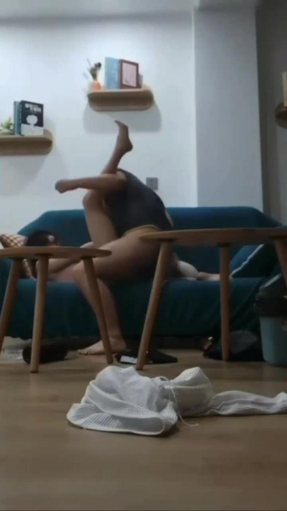 姐弟乱伦,醉酒强上新婚姐姐,姐姐拼命反抗不要弄!越反抗弟弟越兴奋 预览截图 4