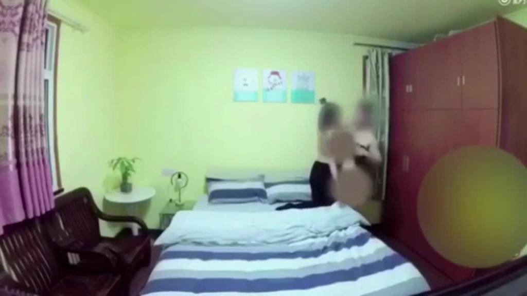 【捉奸教科书】大哥被绿很生气!组建团队有计划有证据的记录捉奸!暴打奸夫 预览截图 8