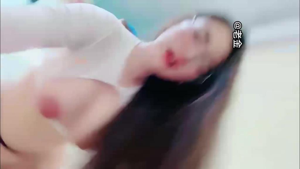 南宁小学教师嫂子哺乳期间偷晴乱伦,趁大哥不在深夜和大嫂偷情 预览截图 2