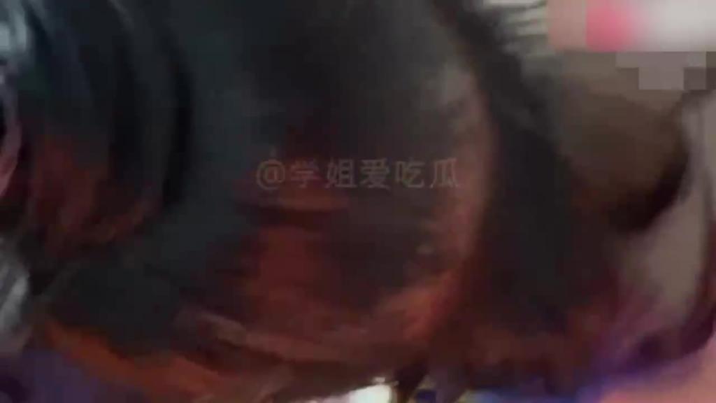 找来朋友3P妈妈,醉酒强上小姨子!最牛大神真实乱伦全程记录! 预览截图 7