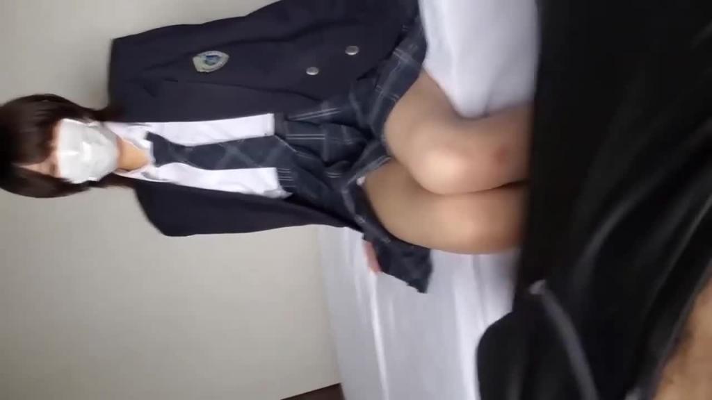 【清纯学妹】假小子学生妹,放学后来宾馆和大叔约炮 预览截图 1