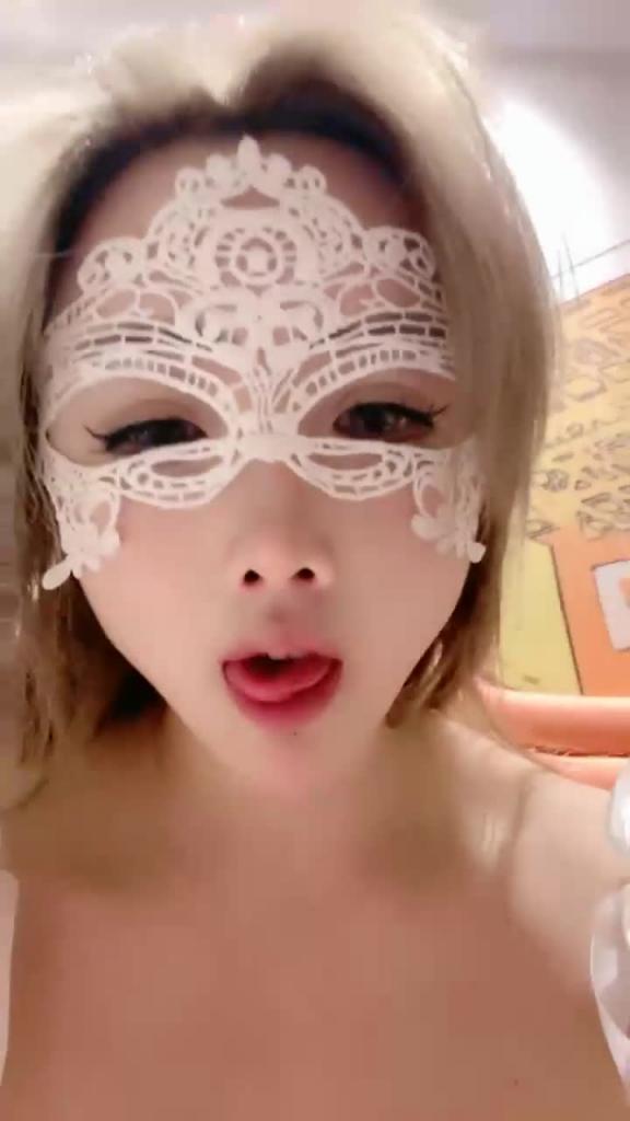 巨乳骚货被我按头深喉插到吐 预览截图 2