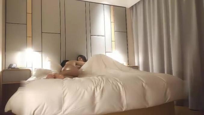 【午夜狼探花】：女神级妹子身材全网最美，奶子硕大舔逼后入爆操 预览截图 11