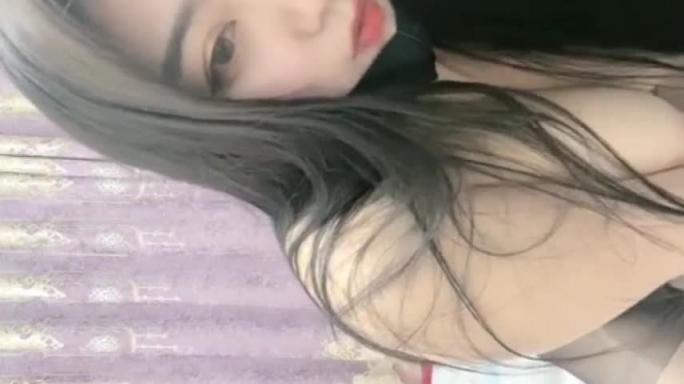 勾引正在熟睡的姐夫乱伦被摁倒无 预览截图 2