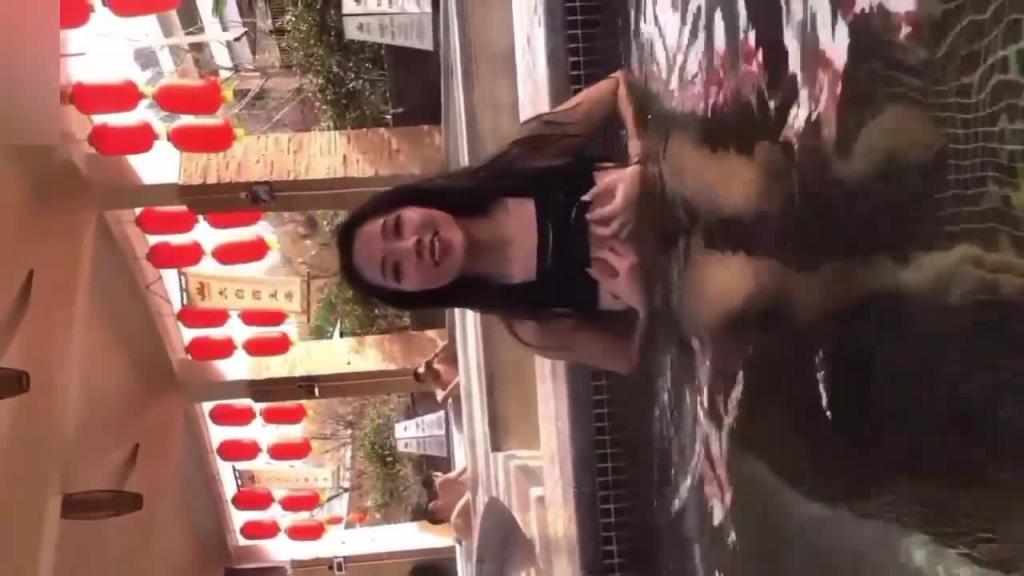 【温泉露出-车震喷水】带上女友泡温泉操逼绝对刺激 预览截图 4