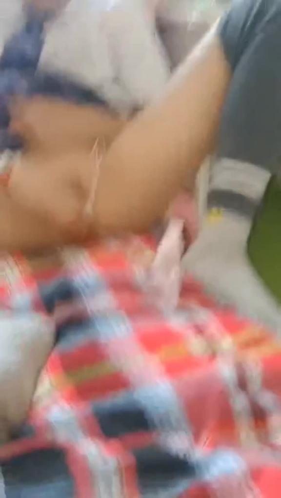 女儿偷偷玩妈妈震动棒 预览截图 2