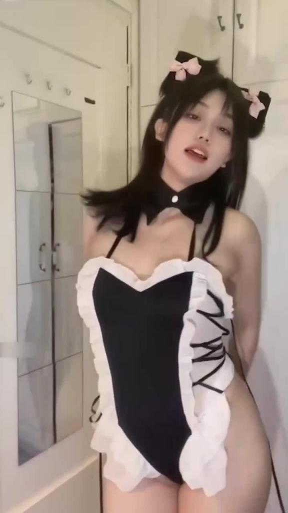推特热门网红玉米艺校美女露脸私拍情趣脱衣抖臀裸舞 预览截图 1
