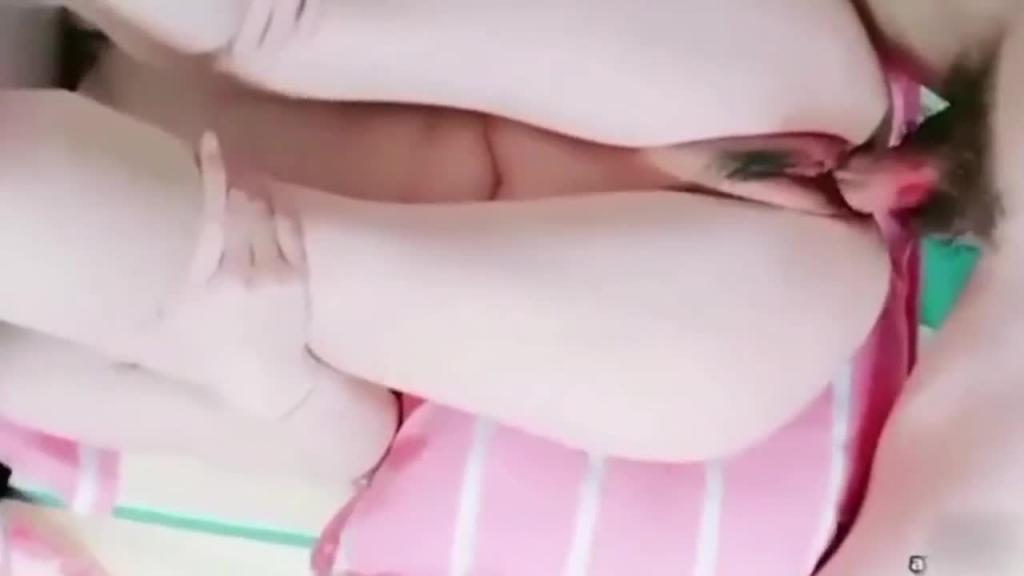 兄妹乱伦,哥我们这样不太好吧,大二小表妹找不到合适的兼职,骗她带她赚大钱就是可以每天免费操 预览截图 9