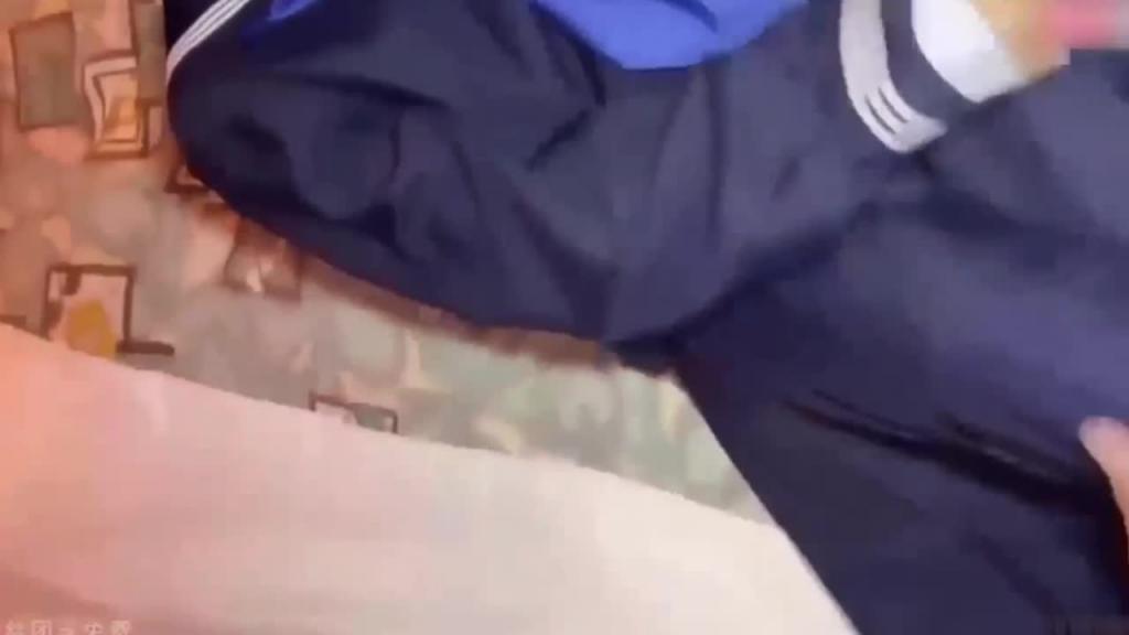 稚嫩萝莉学生 诱骗超嫩高中学生接到酒店口爆内射 性交 预览截图 10