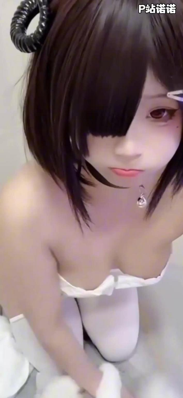 抖⾳【⼩扑通】百万粉丝⼆次元反差婊最新 ⼀期泄密露出 预览截图 8