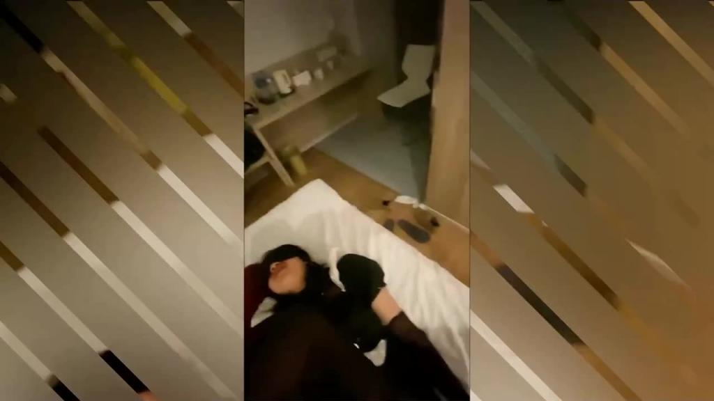 大神酒店约炮极品丝袜女友 预览截图 7