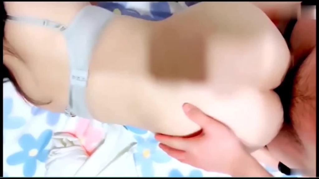 【真实偷拍】真实破处大一女生,5000元把第一次卖给土豪 处女膜清晰可见 预览截图 11