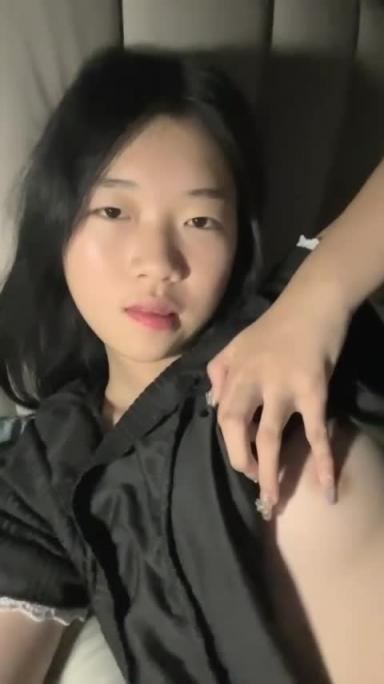 稚嫩萝莉学生妹 反差学生妹,真嫩呀 预览截图 2