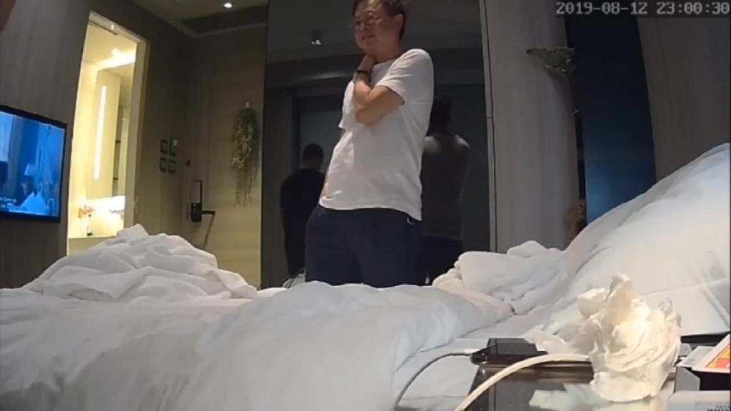【换妻大乱交】【过程对白最精彩】真实换妻大乱交现场,超刺激! 预览截图 12