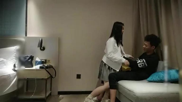 JK纯情少女范,被大鸡巴狂插,娇喘呻吟让人怜 预览截图 1