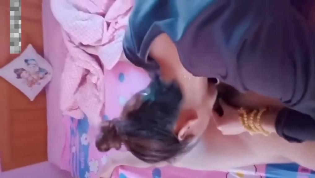 乱伦丈母娘合集 预览截图 2