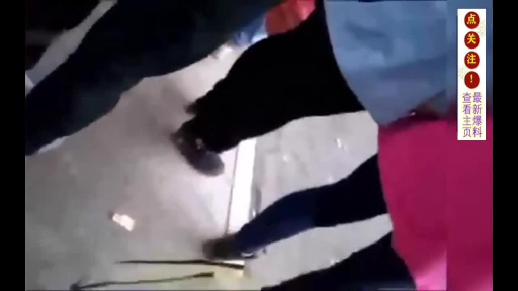 猥琐真实【街拍街射】色胆包天,上集 预览截图 2