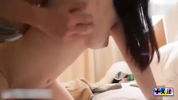 热门事件流出导演潜规则清纯妹子为拍戏被小导演狂操 预览截图 10