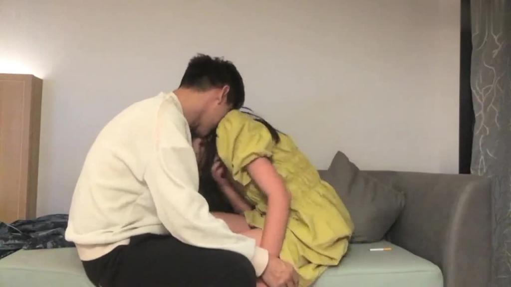 【强推高中学妹】还是处女放不开，操爽求内射! 预览截图 2