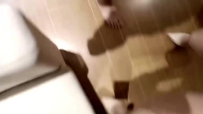 淫妻实录巨乳少妇姐姐勾引弟弟 预览截图 3