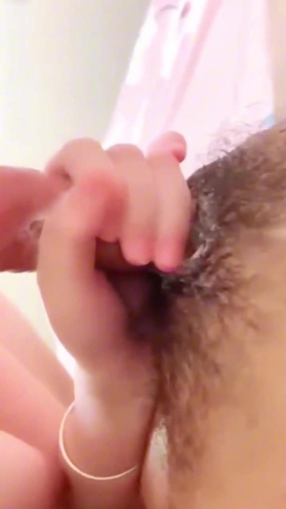 无套体验妹妹的炙热小穴 预览截图 5