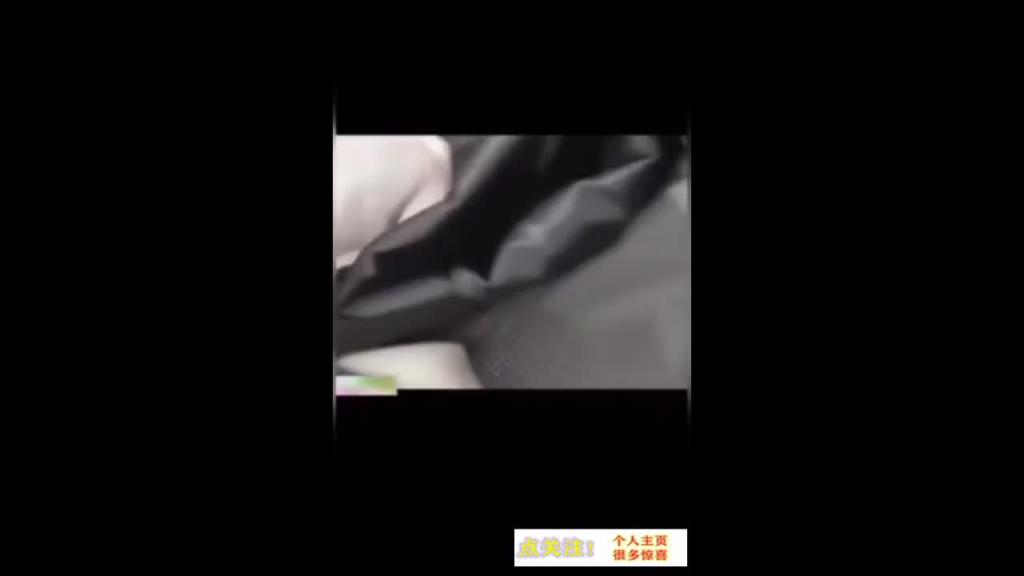 真实偷拍【顶臀】学妹街拍公共场所合集 预览截图 6