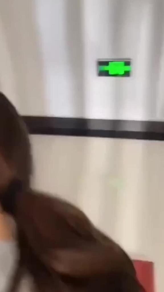 无套后入勾引我的骚逼女邻居对话精彩 预览截图 7