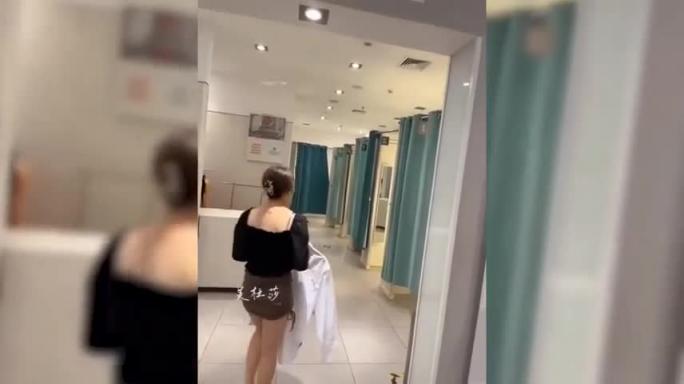 【露出黑料】大奶淫女美杜沙商场试身真空露出 预览截图 3