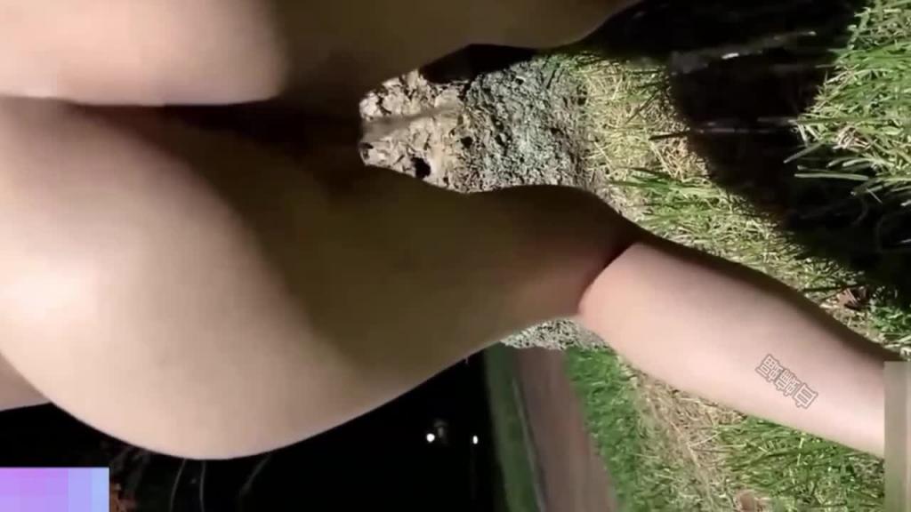 成都重度性瘾露出癖小母狗,白虎眼镜中专妹黑料来袭 预览截图 7