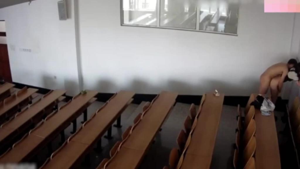 黑龙江科技大学教室门事件！教室做爱，全校吃瓜！ 预览截图 10