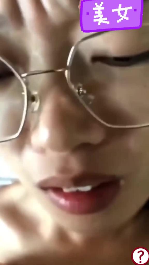 最强反差之我无意间看到女友之前的视频要不要分手 预览截图 1