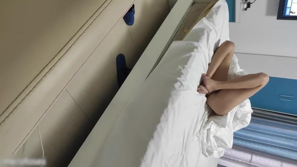 人妻首次出轨被操惨了 预览截图 12