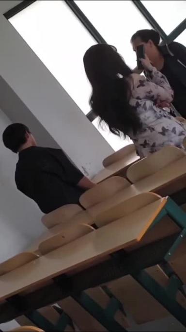国产黑料吃瓜 女生带妈妈来跟渣男讨说法 预览截图 9