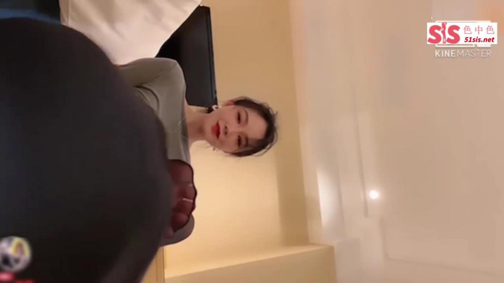 酸奶舔脚,爆浆丝足,女神调教男奴 预览截图 7