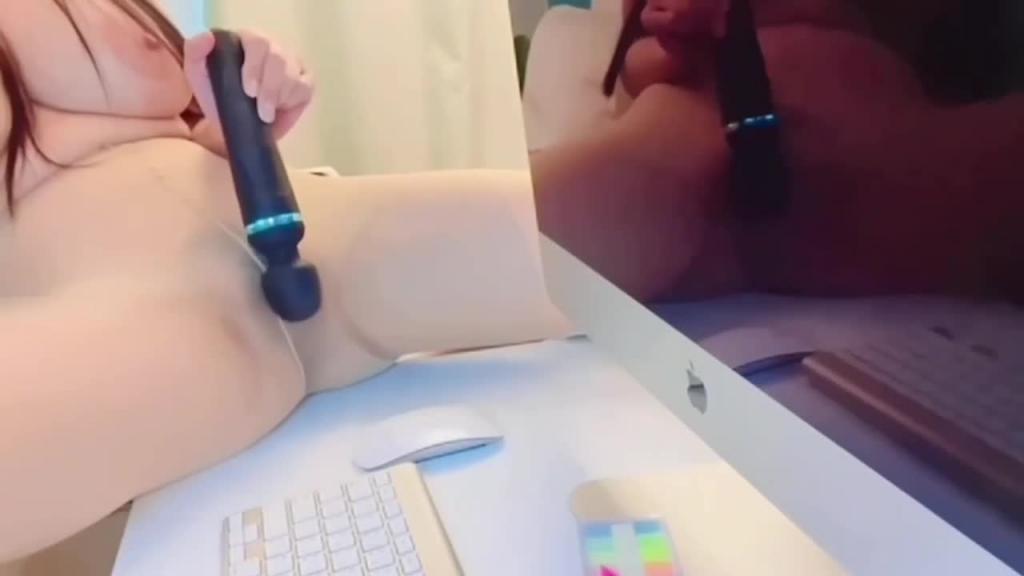 泰国巨乳福利姬,桌子上自慰发情大奶骚逼 预览截图 8