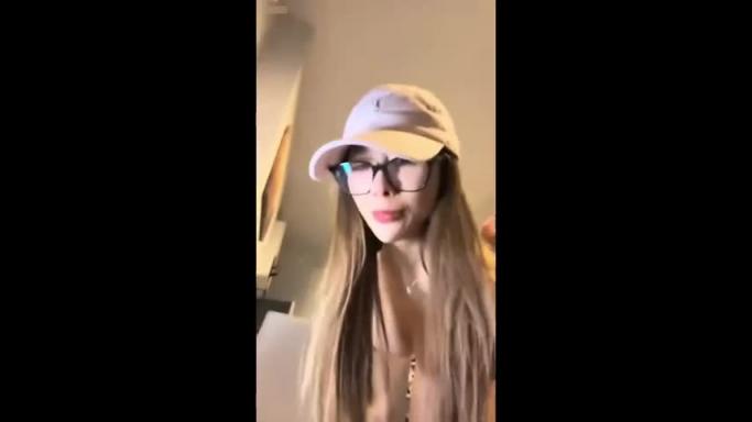 【留学生】蜜桃臀美女留学生健身房勾引老外被操潮喷,美女喜爱大屌已被操成黑鲍鱼 预览截图 6