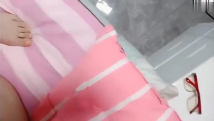真实破处，三个大一学妹都是处女，为了钱出卖初夜 预览截图 4